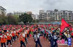 <strong>体同窗以全新的面孔、丰满的热情驱逐新</strong> 